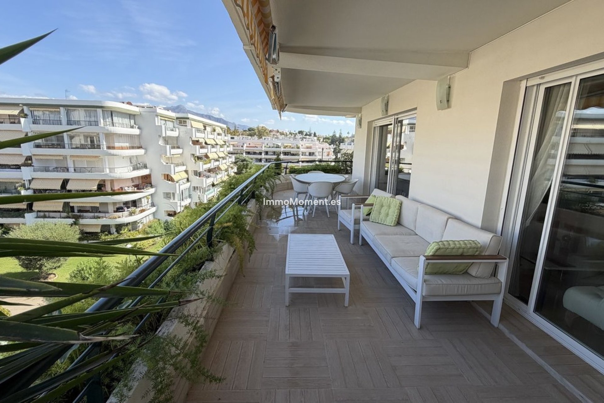 Resale - Apartment - Marbella - Guadalmina Alta