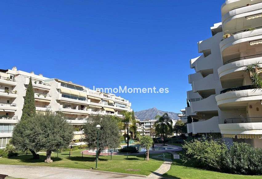 Resale - Apartment - Marbella - Guadalmina Alta