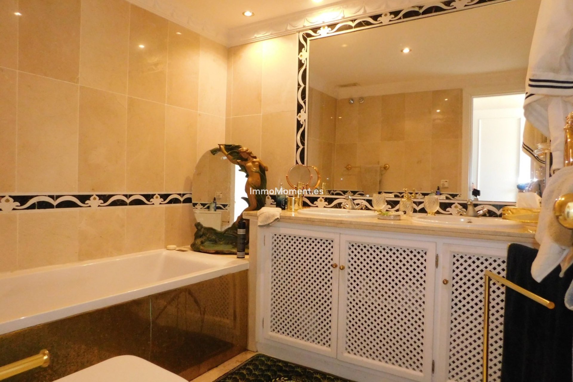 Resale - Apartment - Marbella - Guadalmina Alta