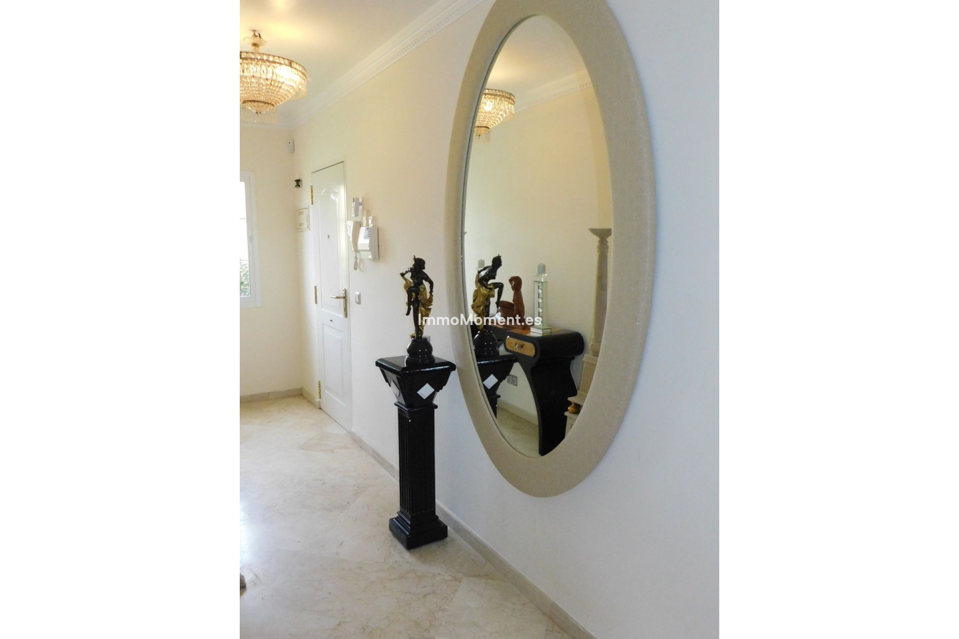 Resale - Apartment - Marbella - Guadalmina Alta