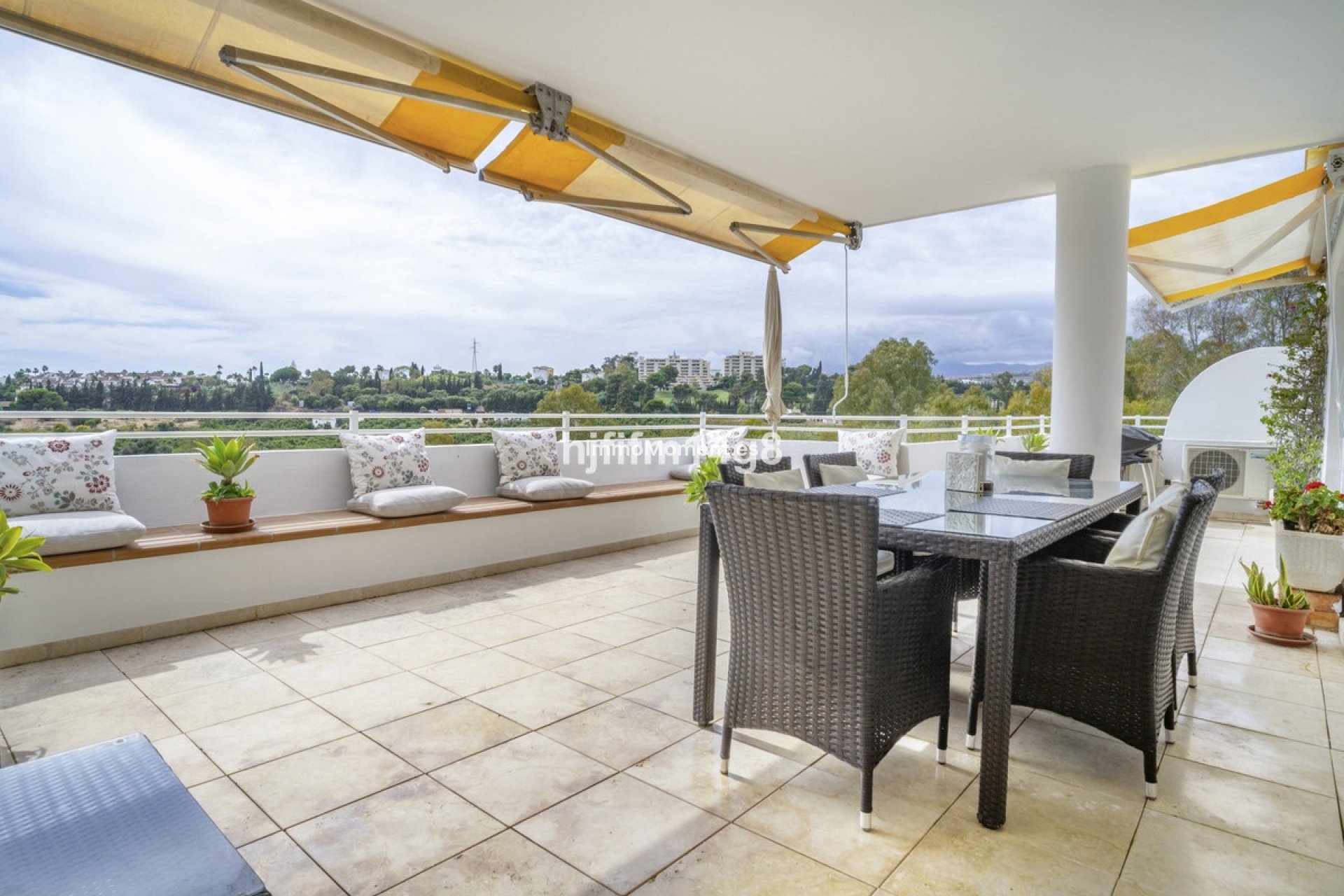 Resale - Apartment - Marbella - Guadalmina Alta