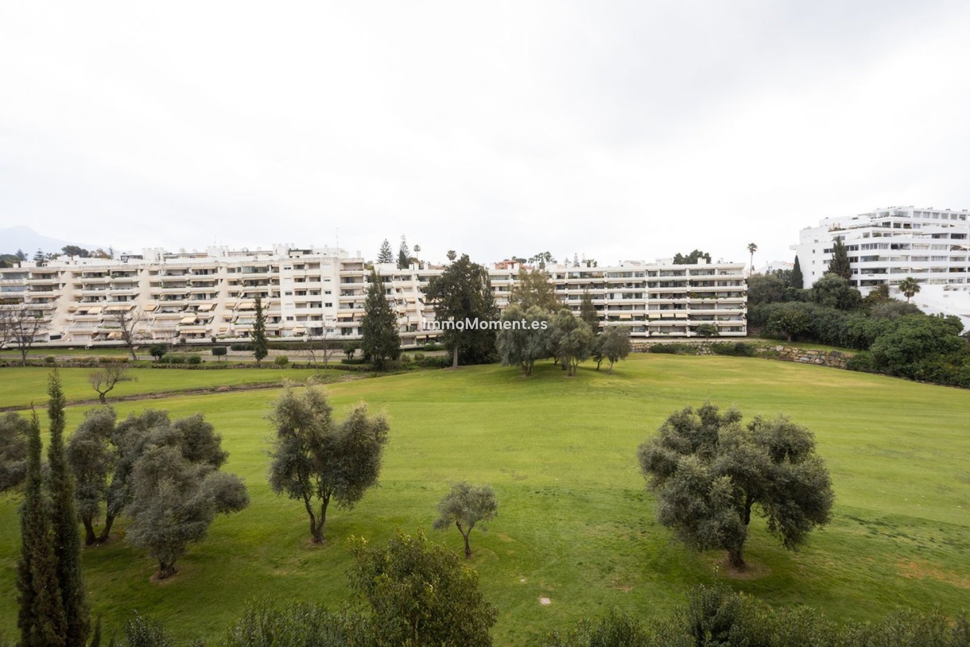 Resale - Apartment - Marbella - Guadalmina Alta