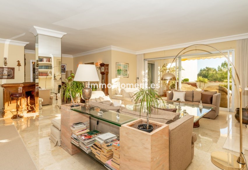 Resale - Apartment - Marbella - Guadalmina Alta