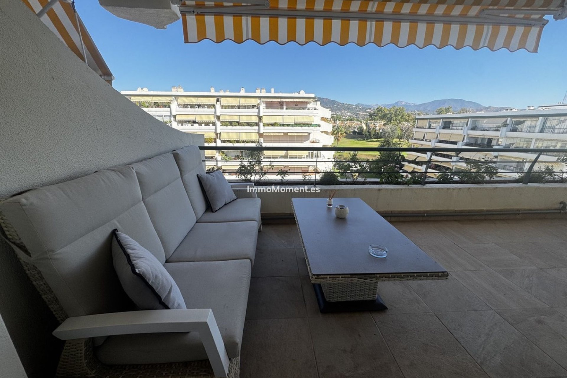 Resale - Apartment - Marbella - Guadalmina Alta