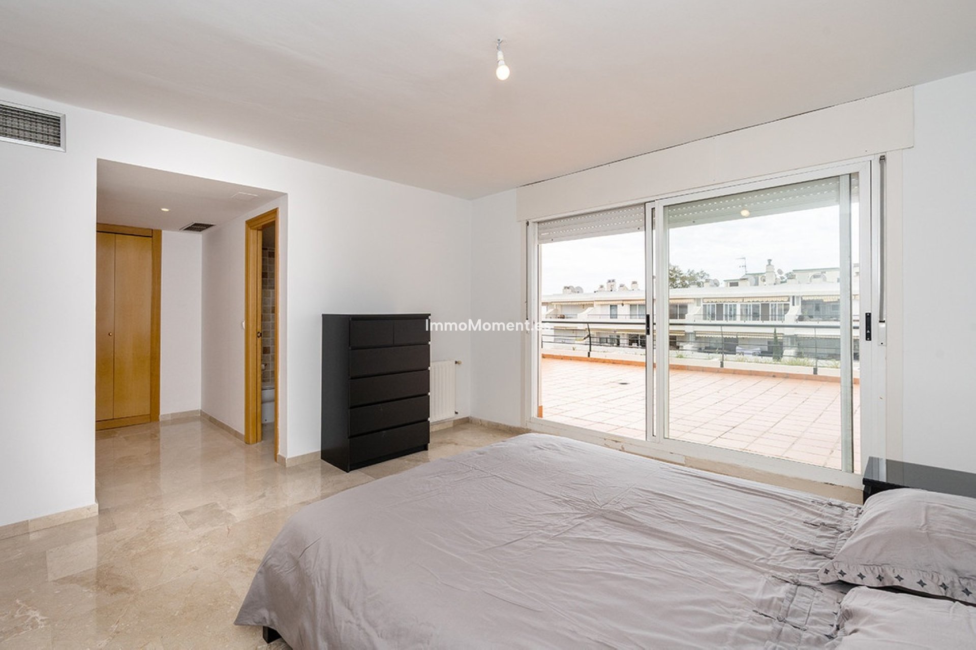 Resale - Apartment - Marbella - Guadalmina Alta