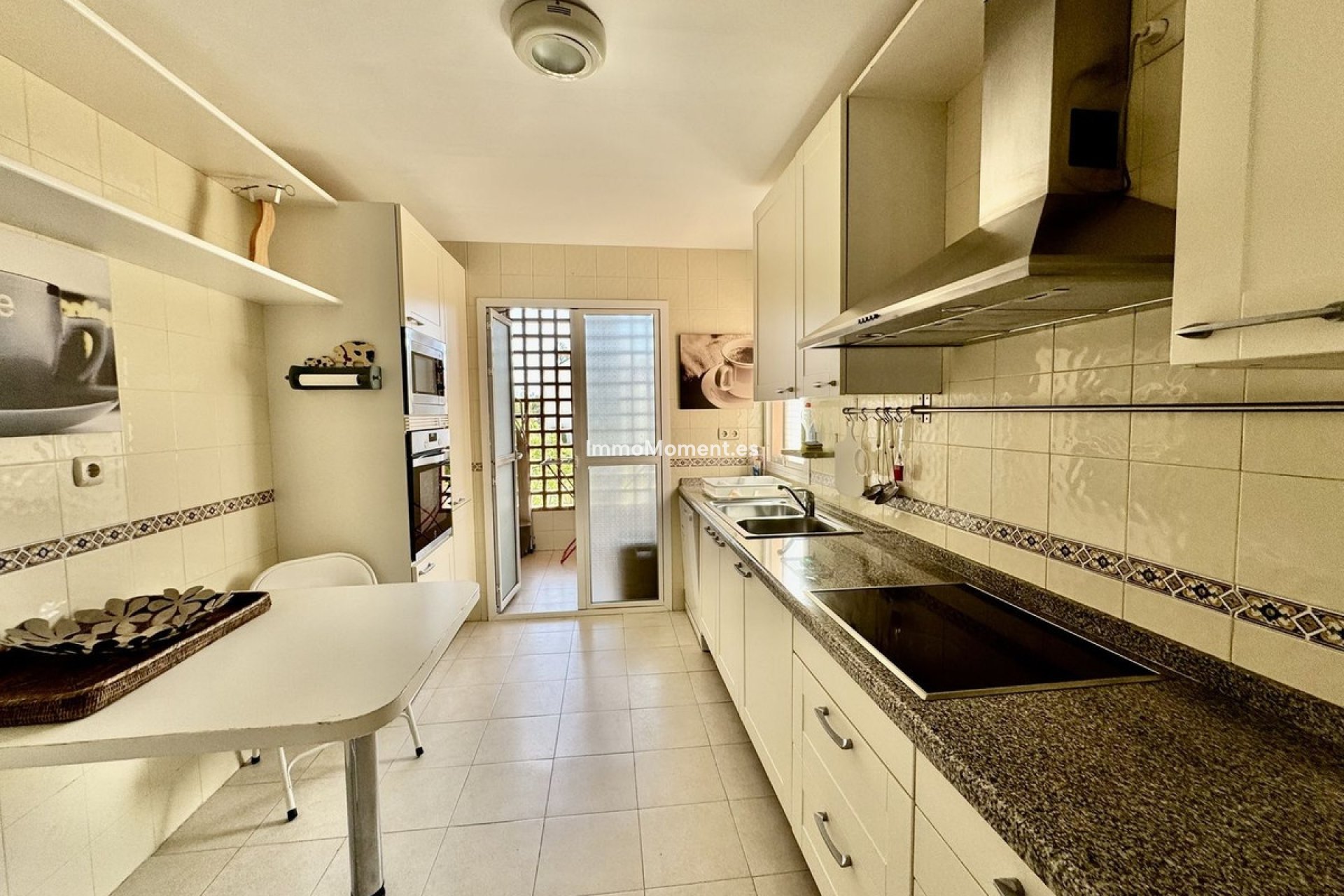 Resale - Apartment - Marbella - Guadalmina Baja