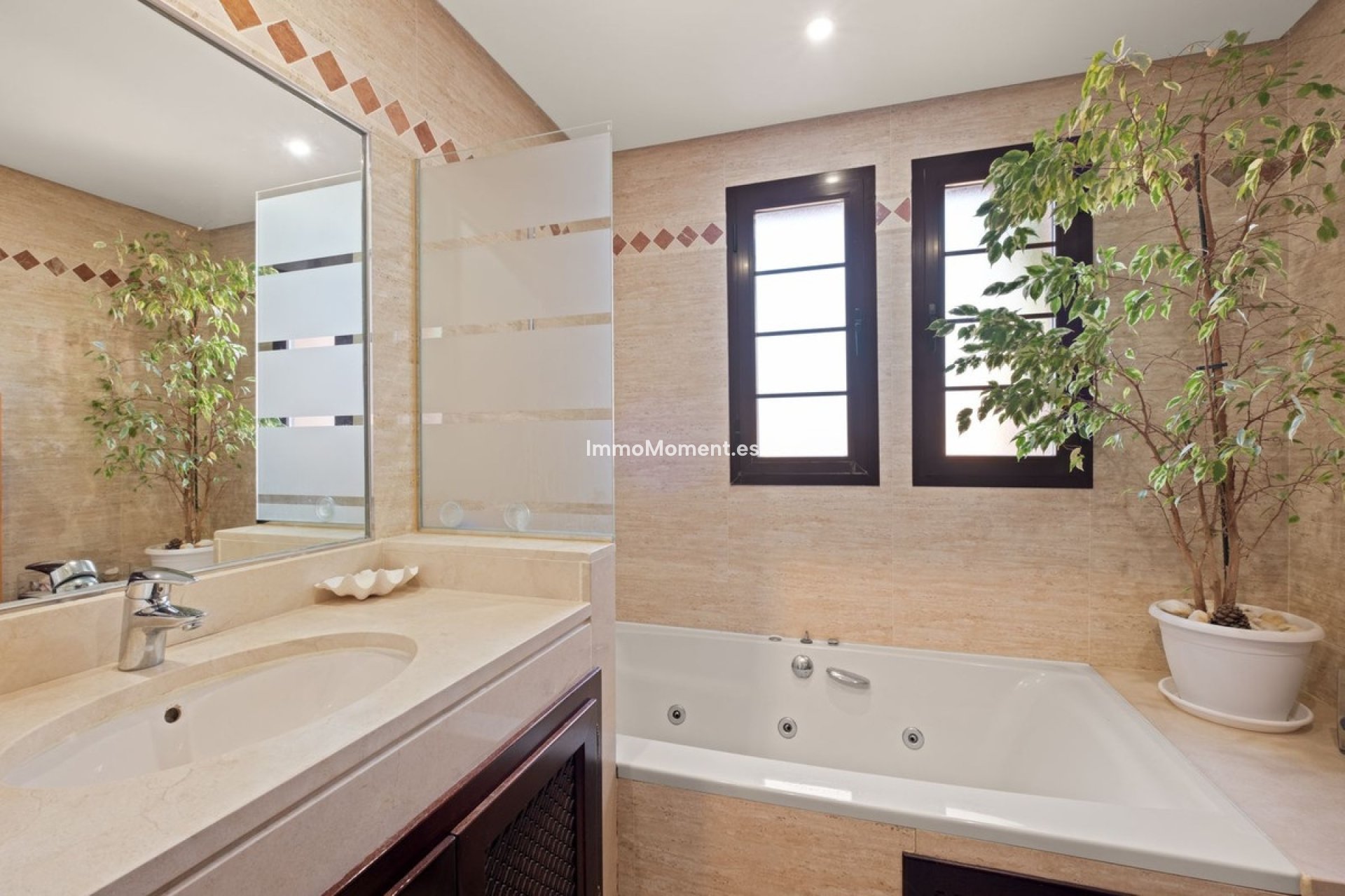 Resale - Apartment - Marbella - La Mairena
