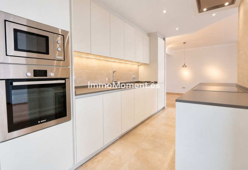 Resale - Apartment - Marbella - La Mairena