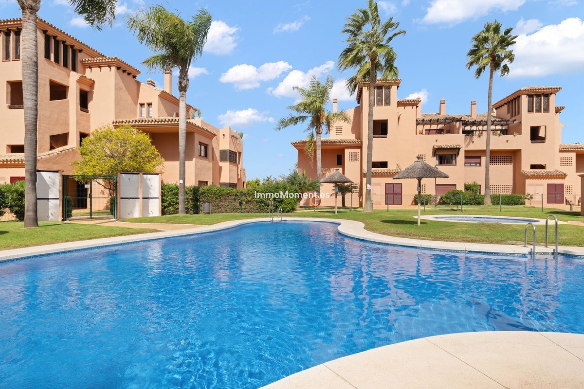 Resale - Apartment - Marbella - La Mairena