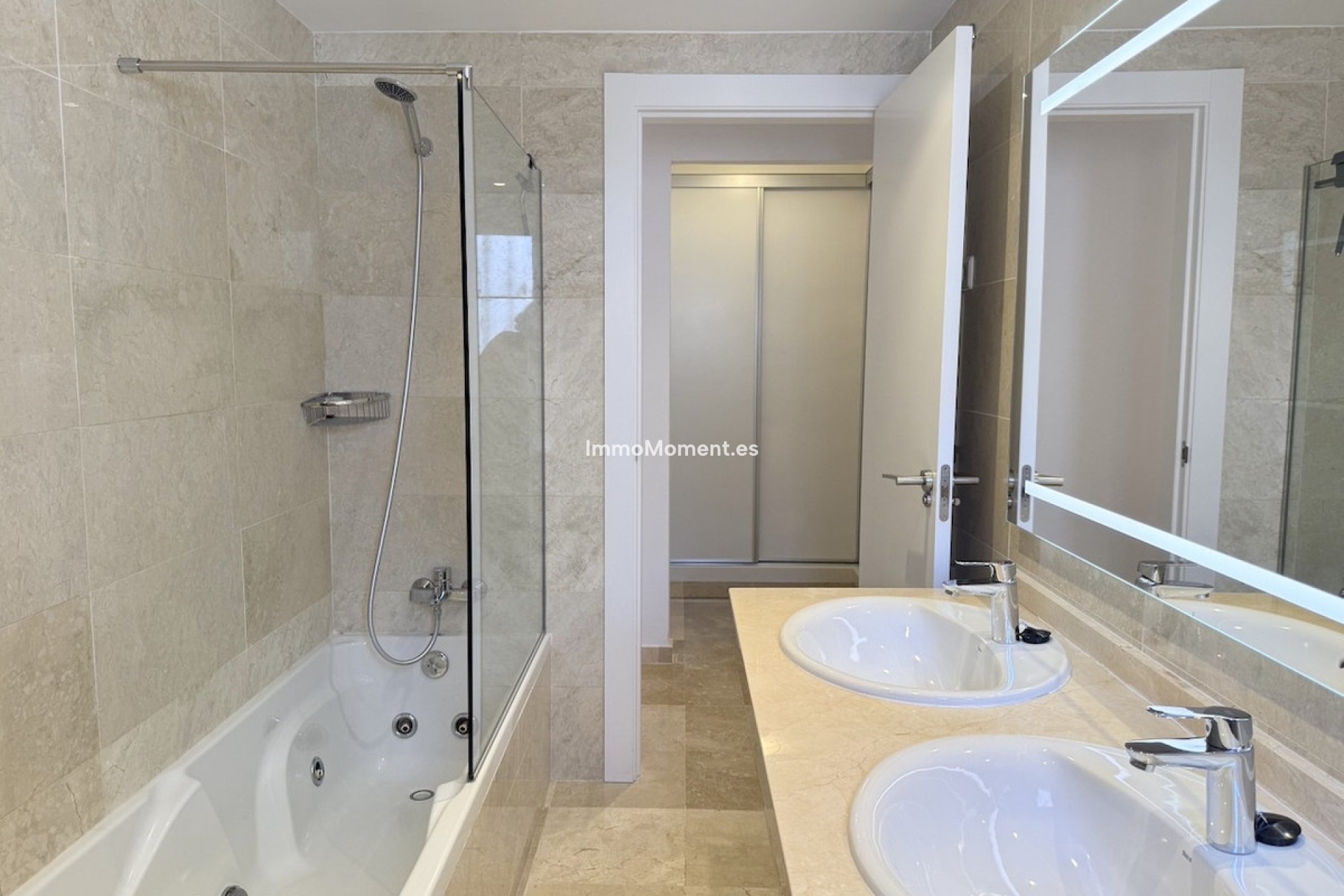 Resale - Apartment - Marbella - La Mairena