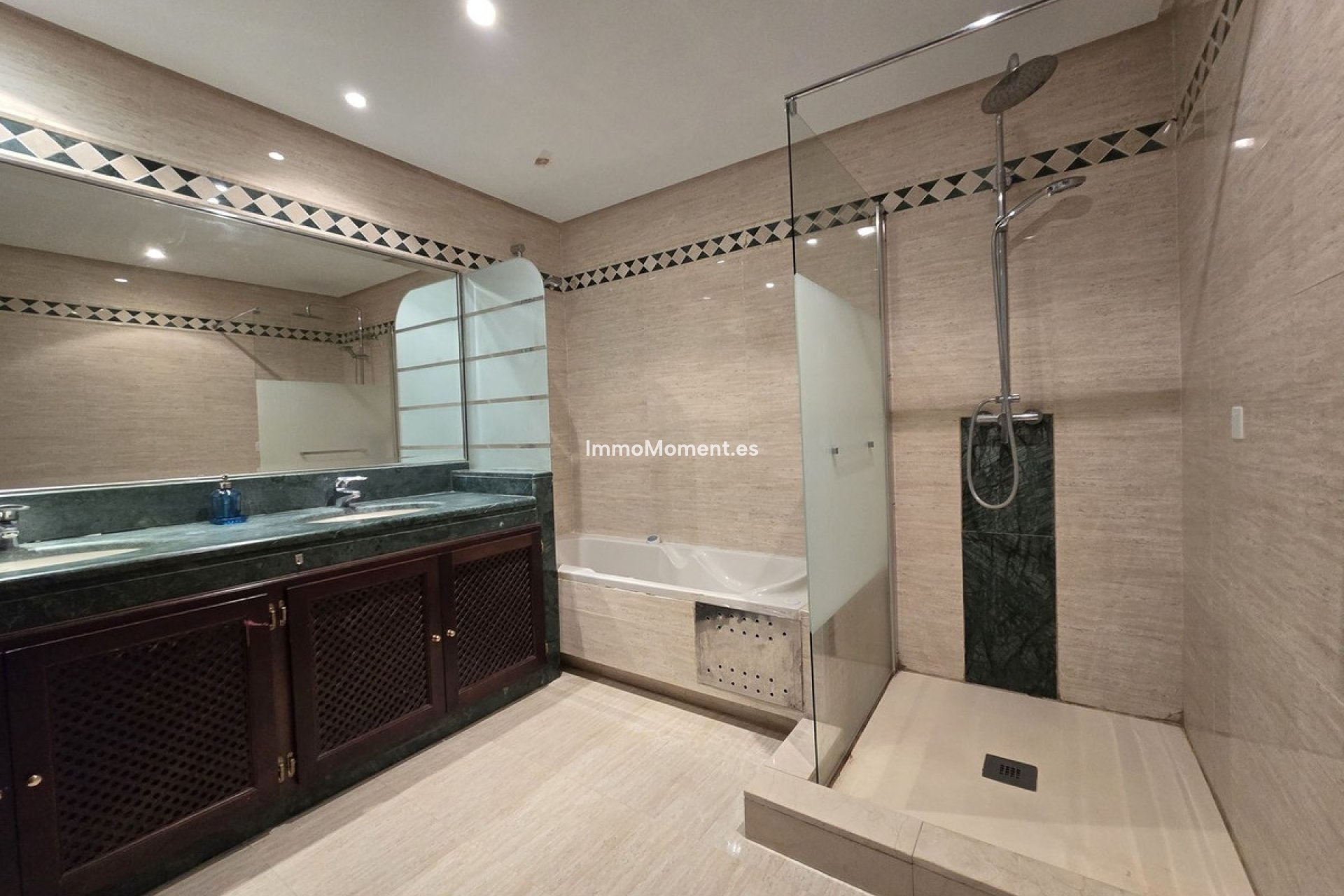 Resale - Apartment - Marbella - La Mairena