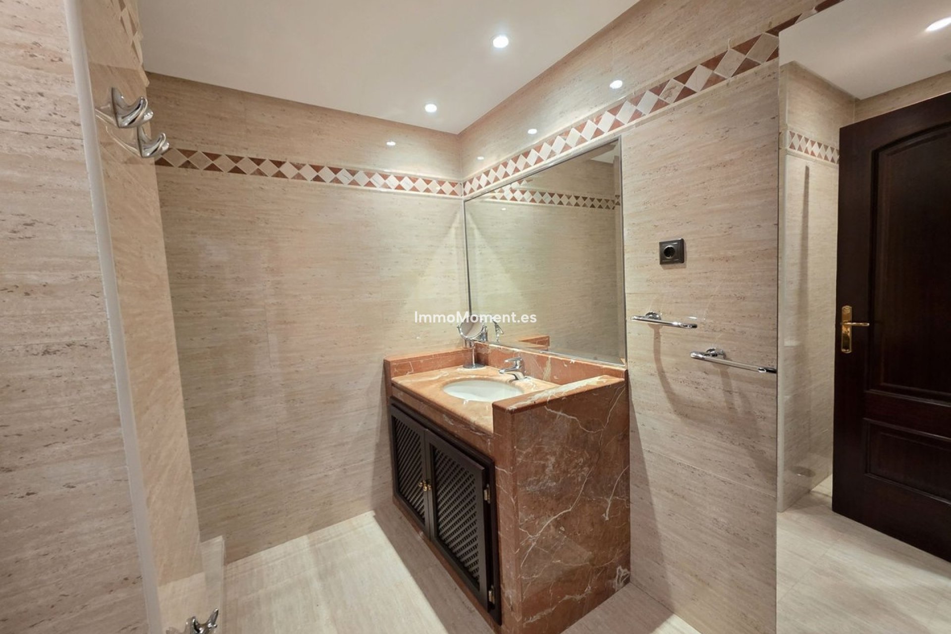 Resale - Apartment - Marbella - La Mairena