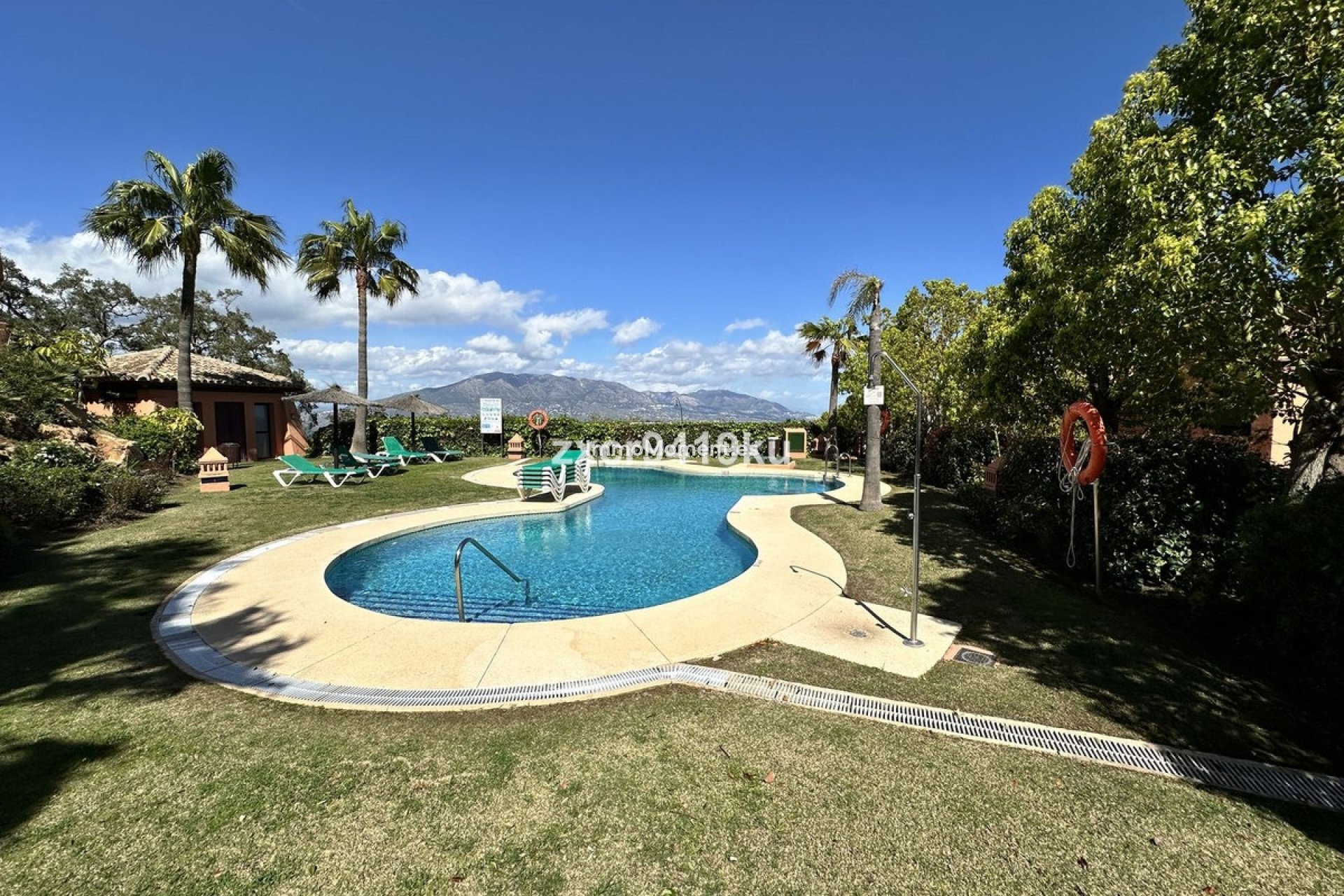 Resale - Apartment - Marbella - La Mairena