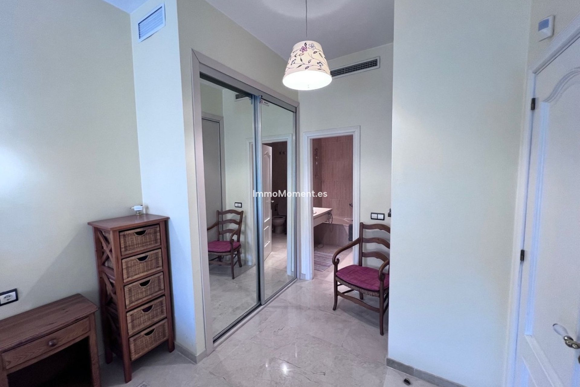 Resale - Apartment - Marbella - Las Chapas