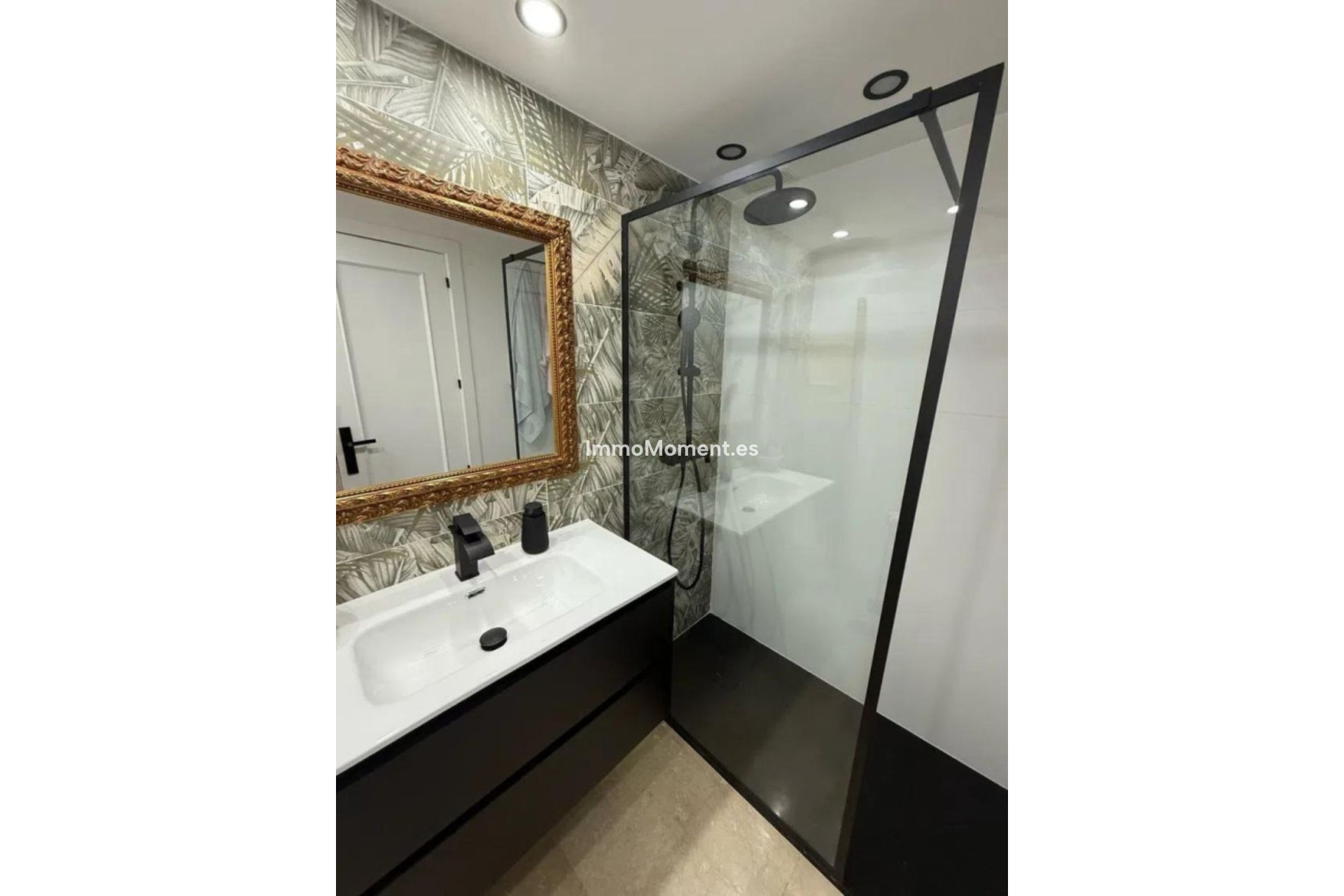 Resale - Apartment - Marbella - Las Chapas