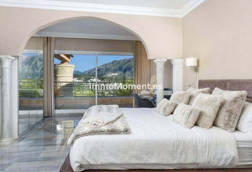 Resale - Apartment - Marbella - Nueva Andalucía