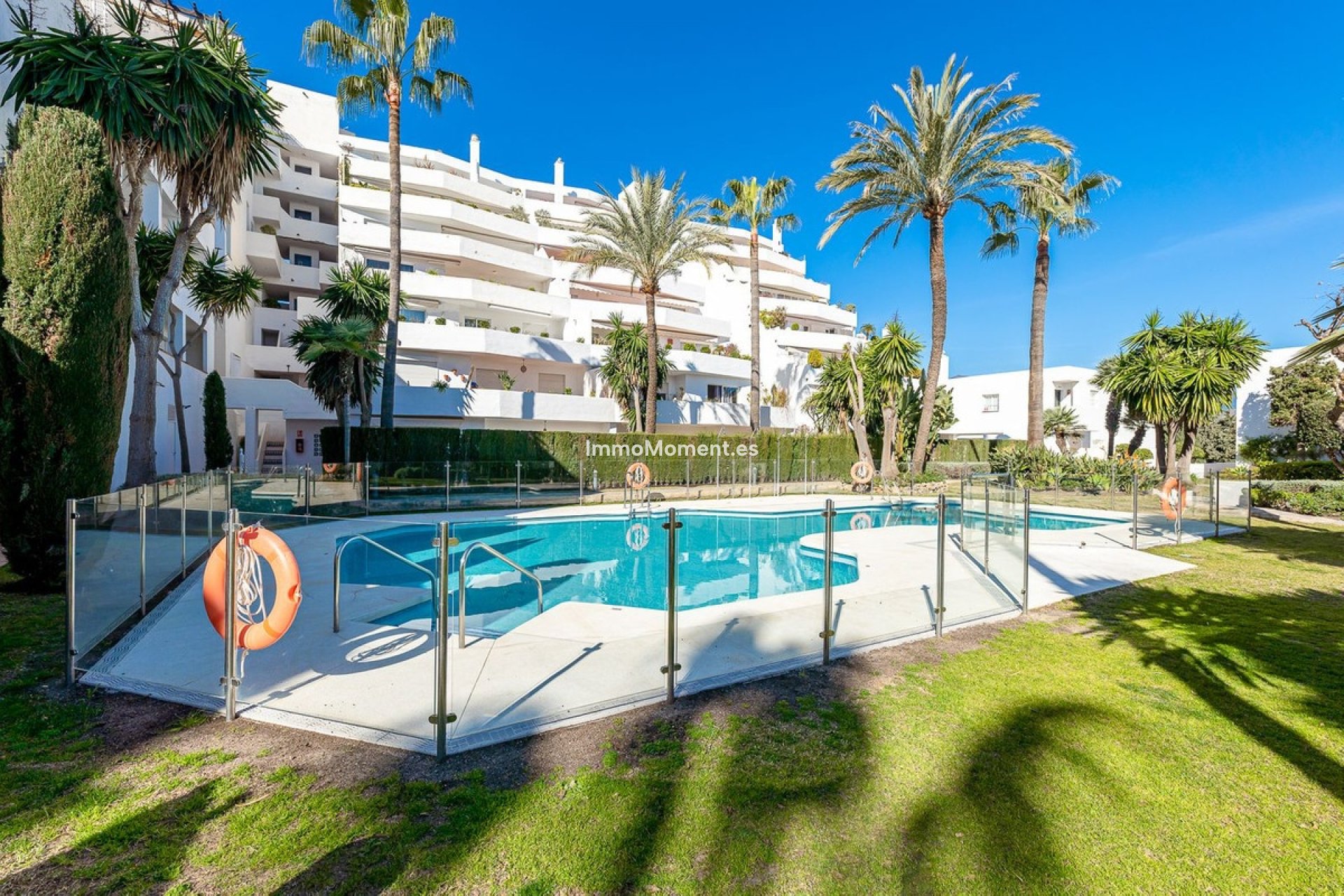 Resale - Apartment - Marbella - Nueva Andalucía