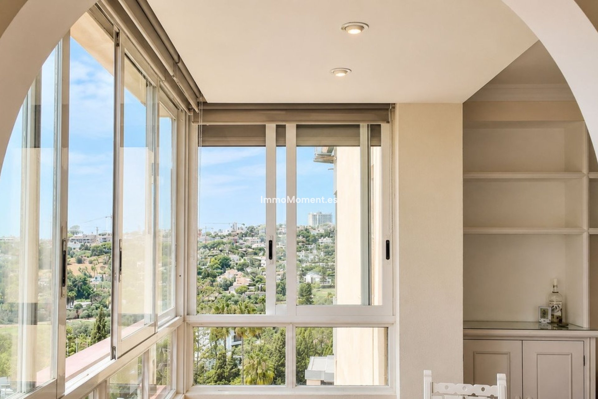 Resale - Apartment - Marbella - Nueva Andalucía