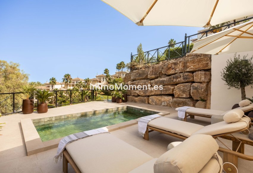 Resale - Apartment - Marbella - Nueva Andalucía