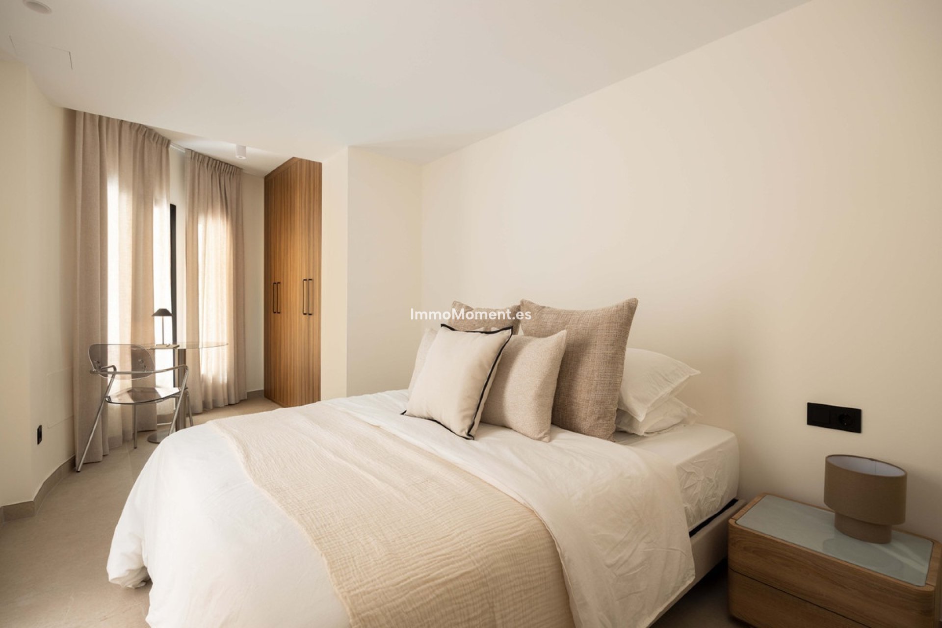 Resale - Apartment - Marbella - Nueva Andalucía