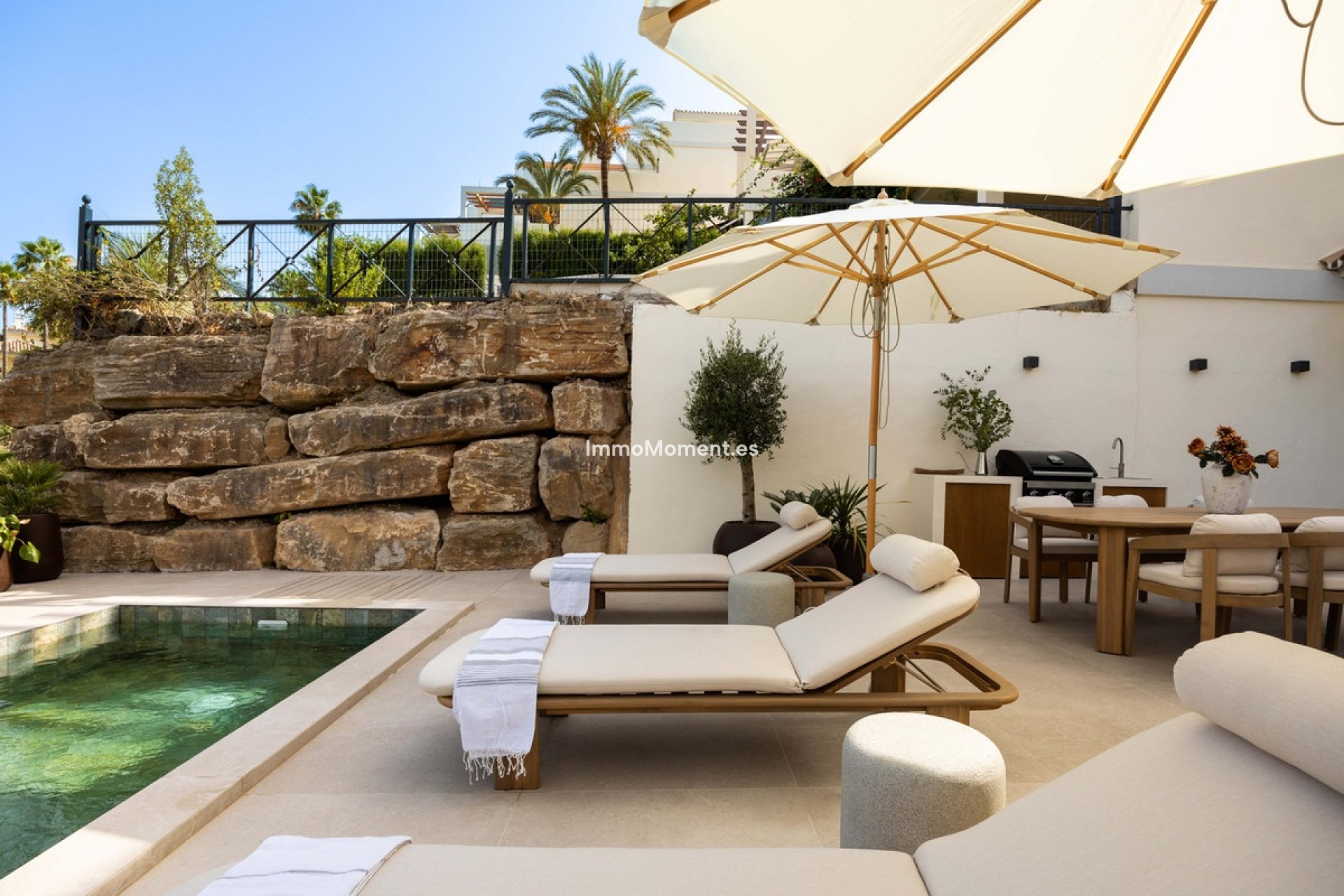 Resale - Apartment - Marbella - Nueva Andalucía