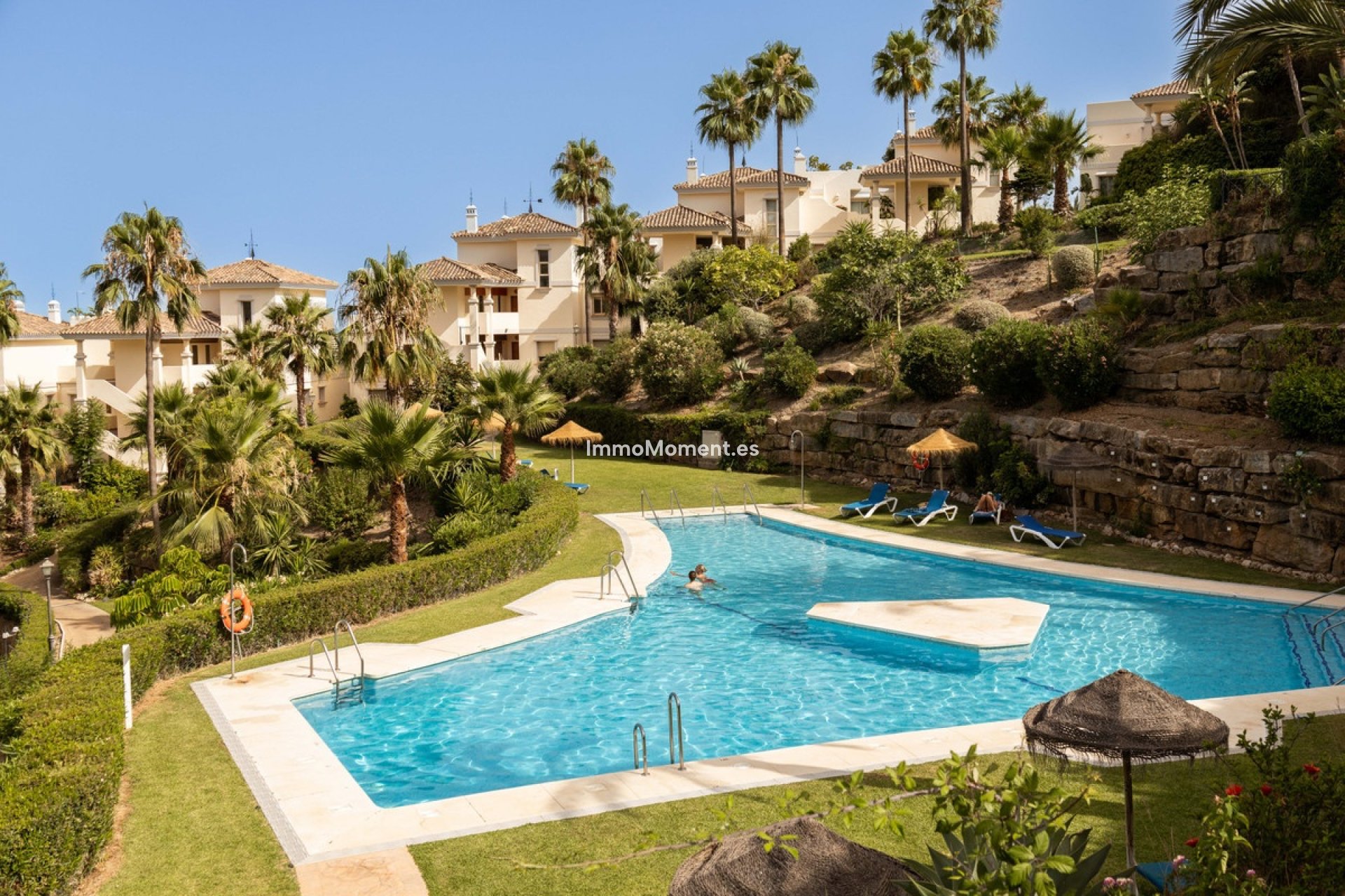 Resale - Apartment - Marbella - Nueva Andalucía