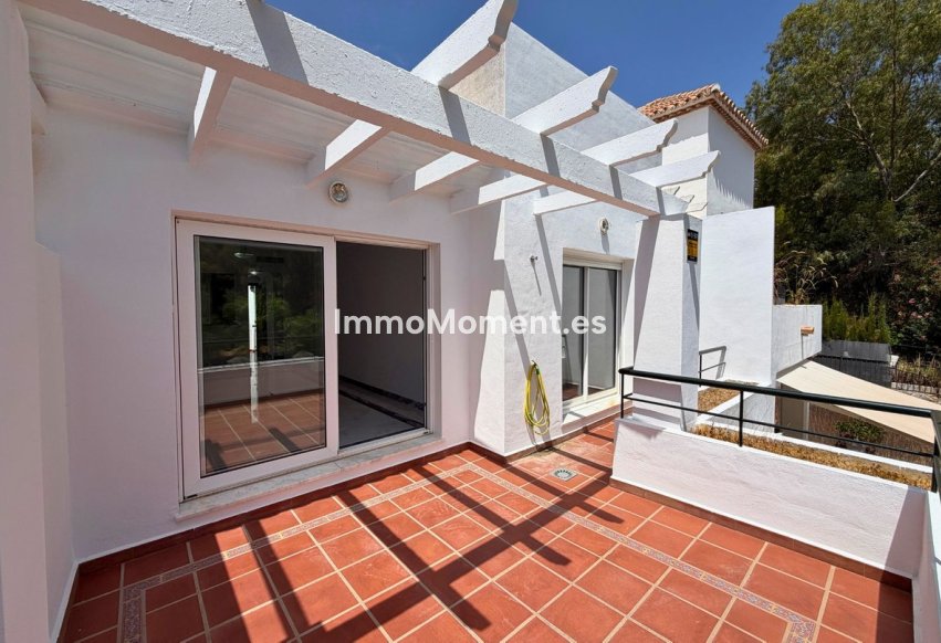 Resale - Apartment - Marbella - Nueva Andalucía