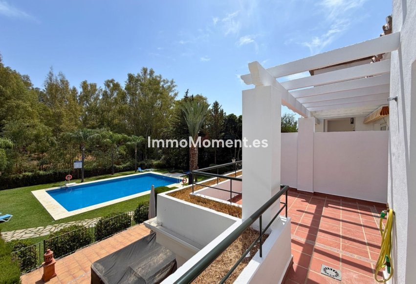 Resale - Apartment - Marbella - Nueva Andalucía