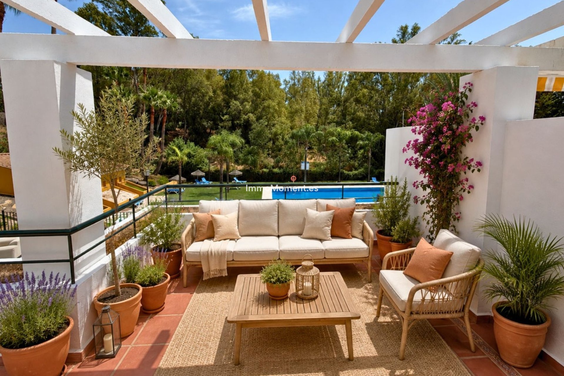 Resale - Apartment - Marbella - Nueva Andalucía