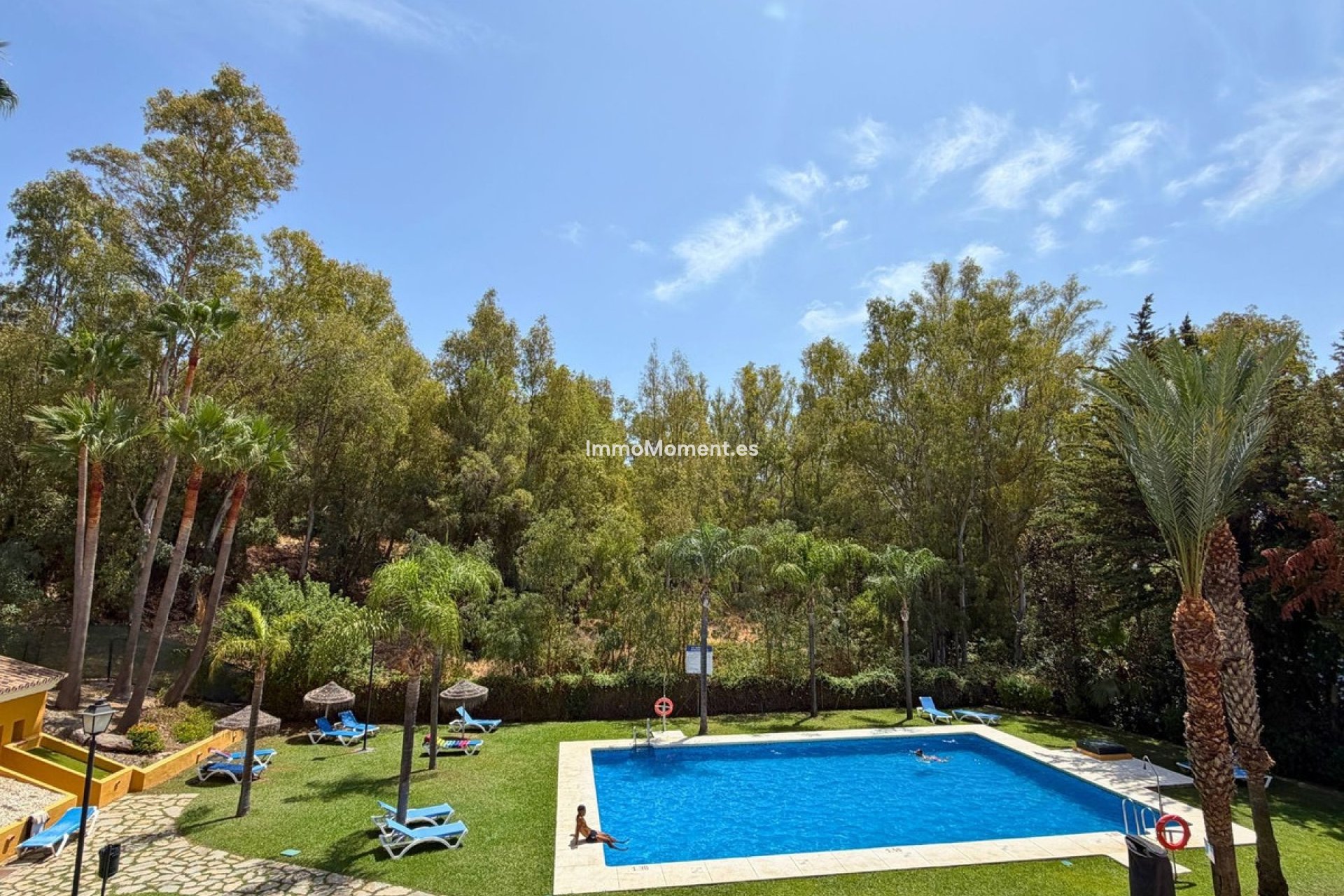 Resale - Apartment - Marbella - Nueva Andalucía