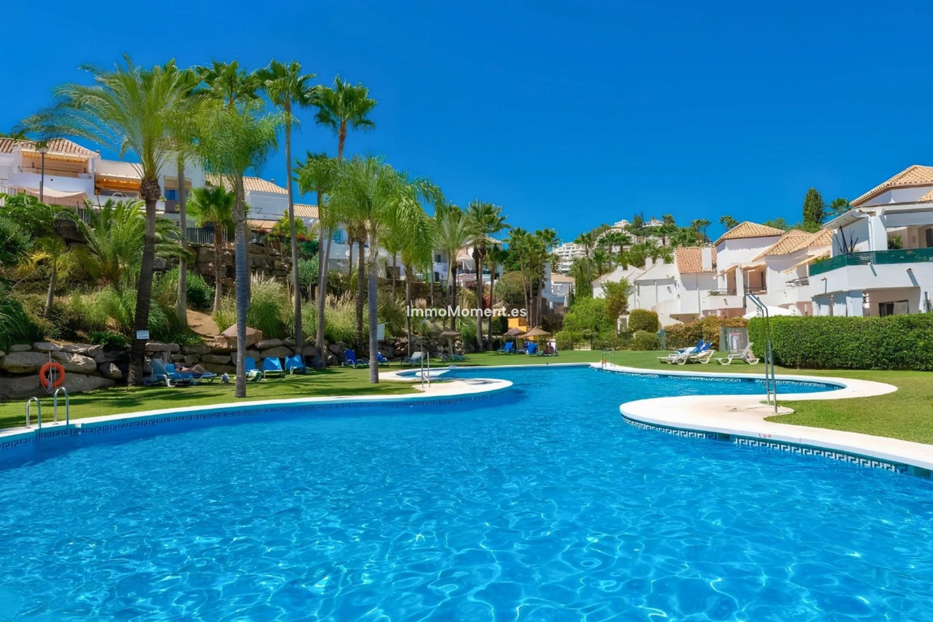Resale - Apartment - Marbella - Nueva Andalucía