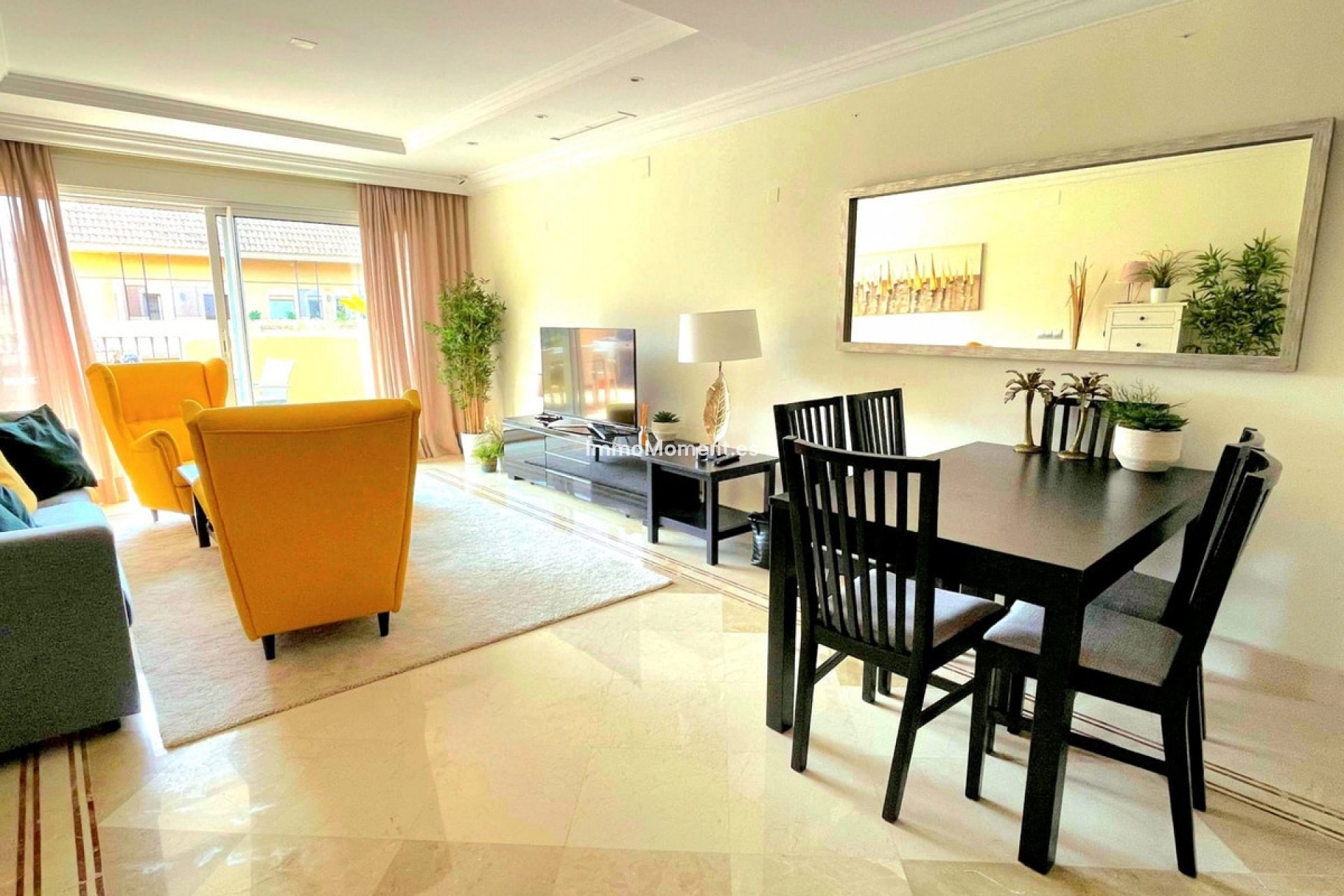 Resale - Apartment - Marbella - Nueva Andalucía