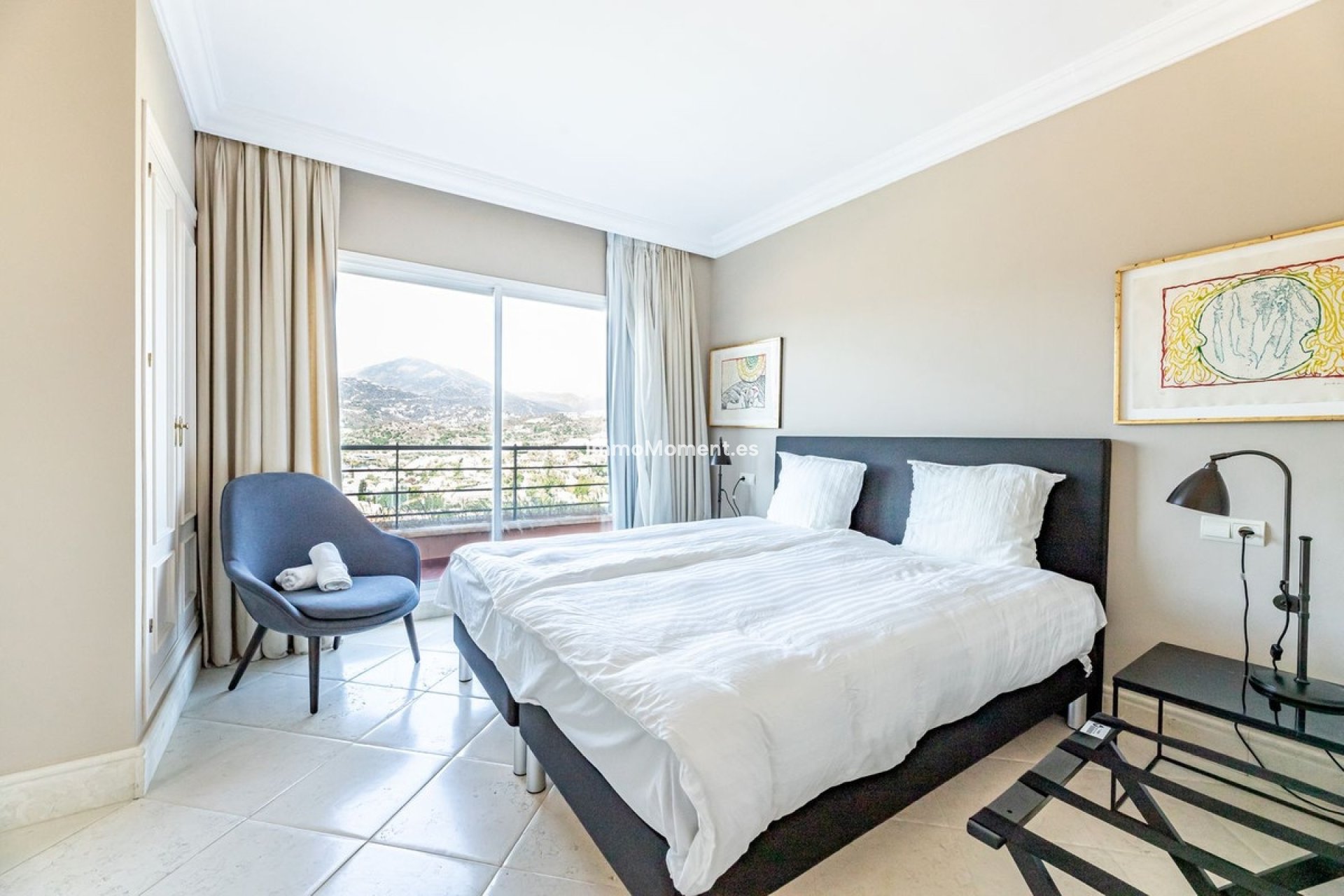 Resale - Apartment - Marbella - Nueva Andalucía