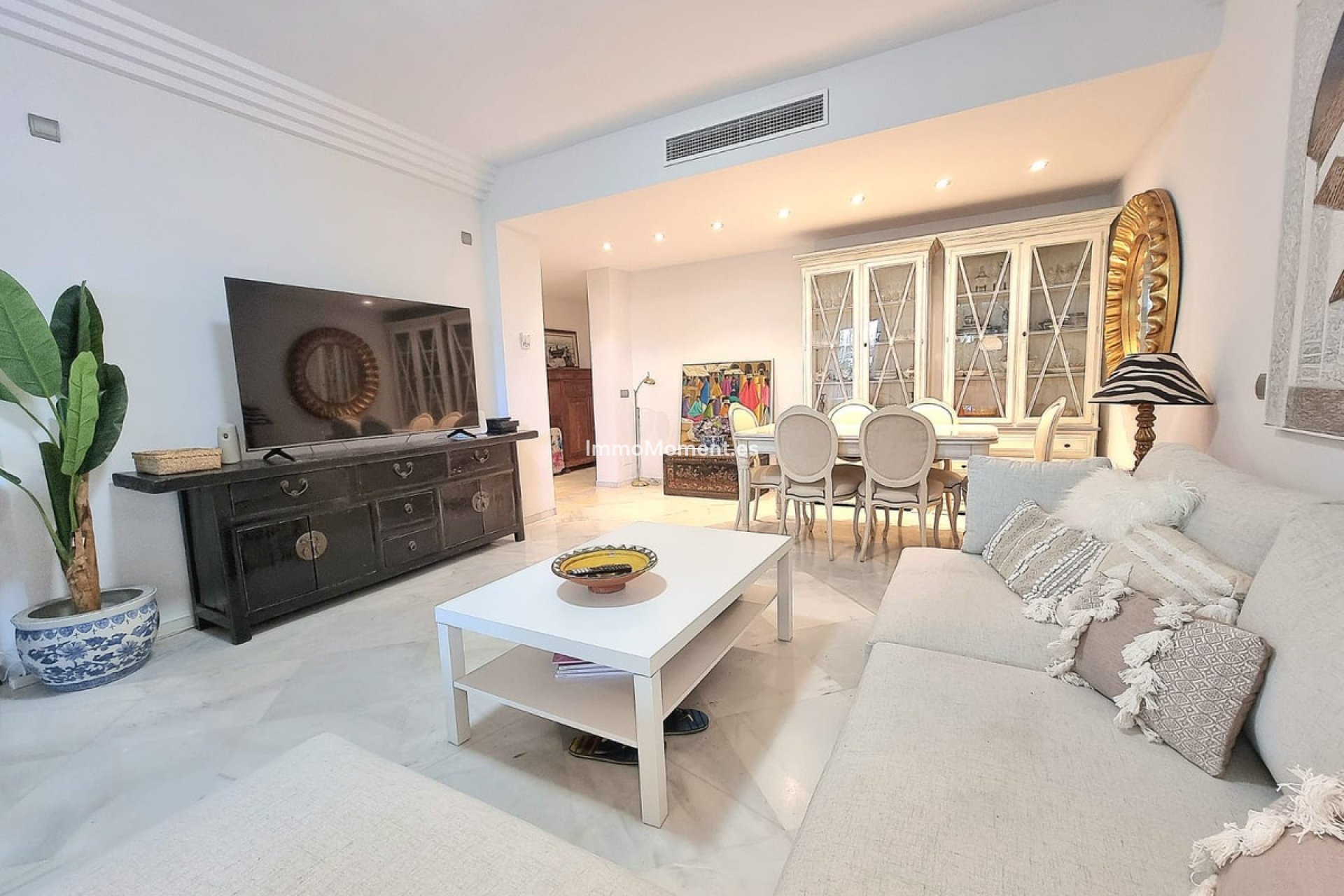 Resale - Apartment - Marbella - Nueva Andalucía