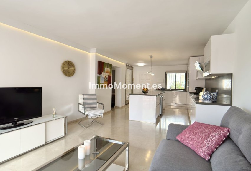 Resale - Apartment - Marbella - Nueva Andalucía