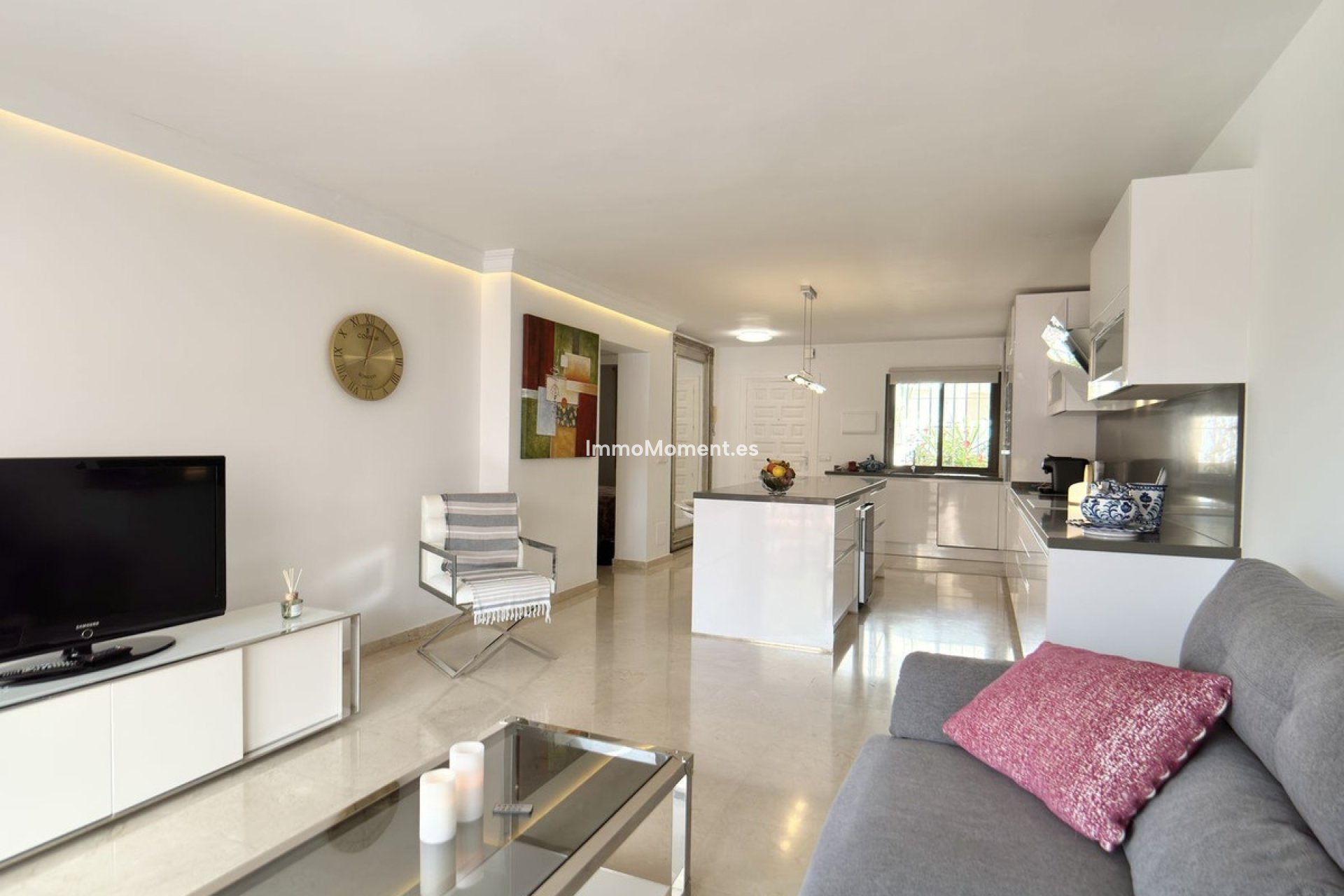 Resale - Apartment - Marbella - Nueva Andalucía