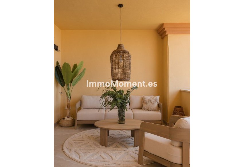 Resale - Apartment - Marbella - Nueva Andalucía