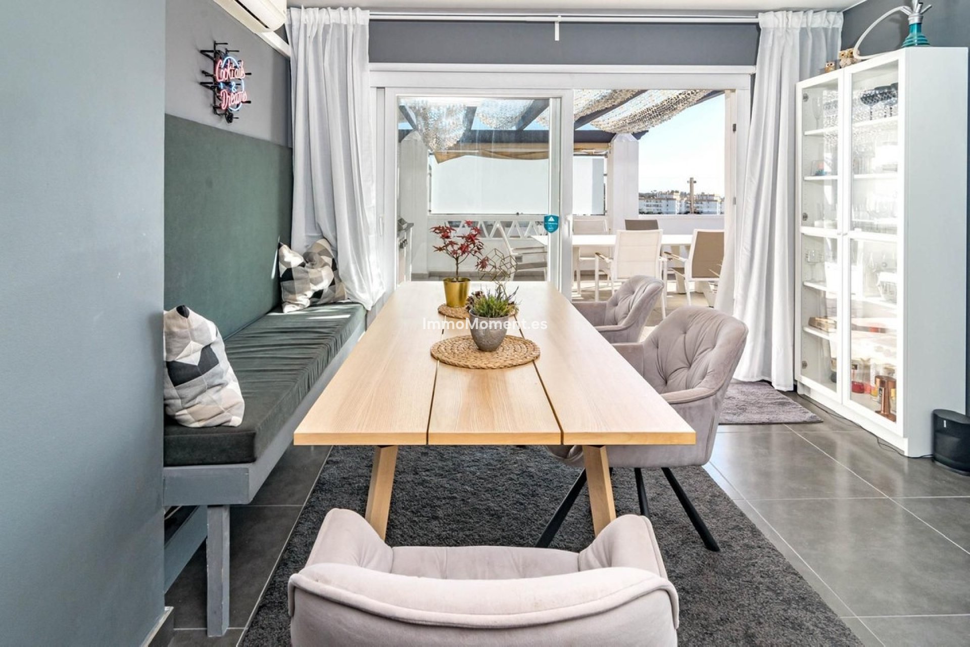 Resale - Apartment - Marbella - Nueva Andalucía
