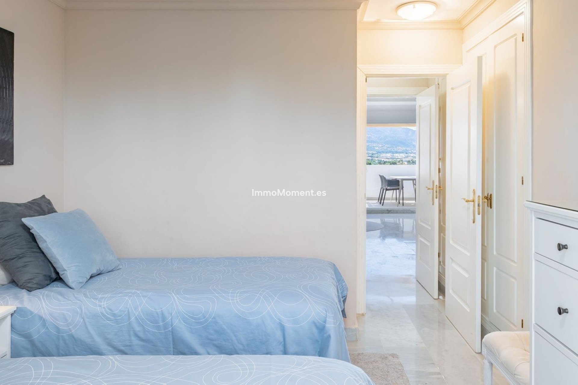 Resale - Apartment - Marbella - Nueva Andalucía