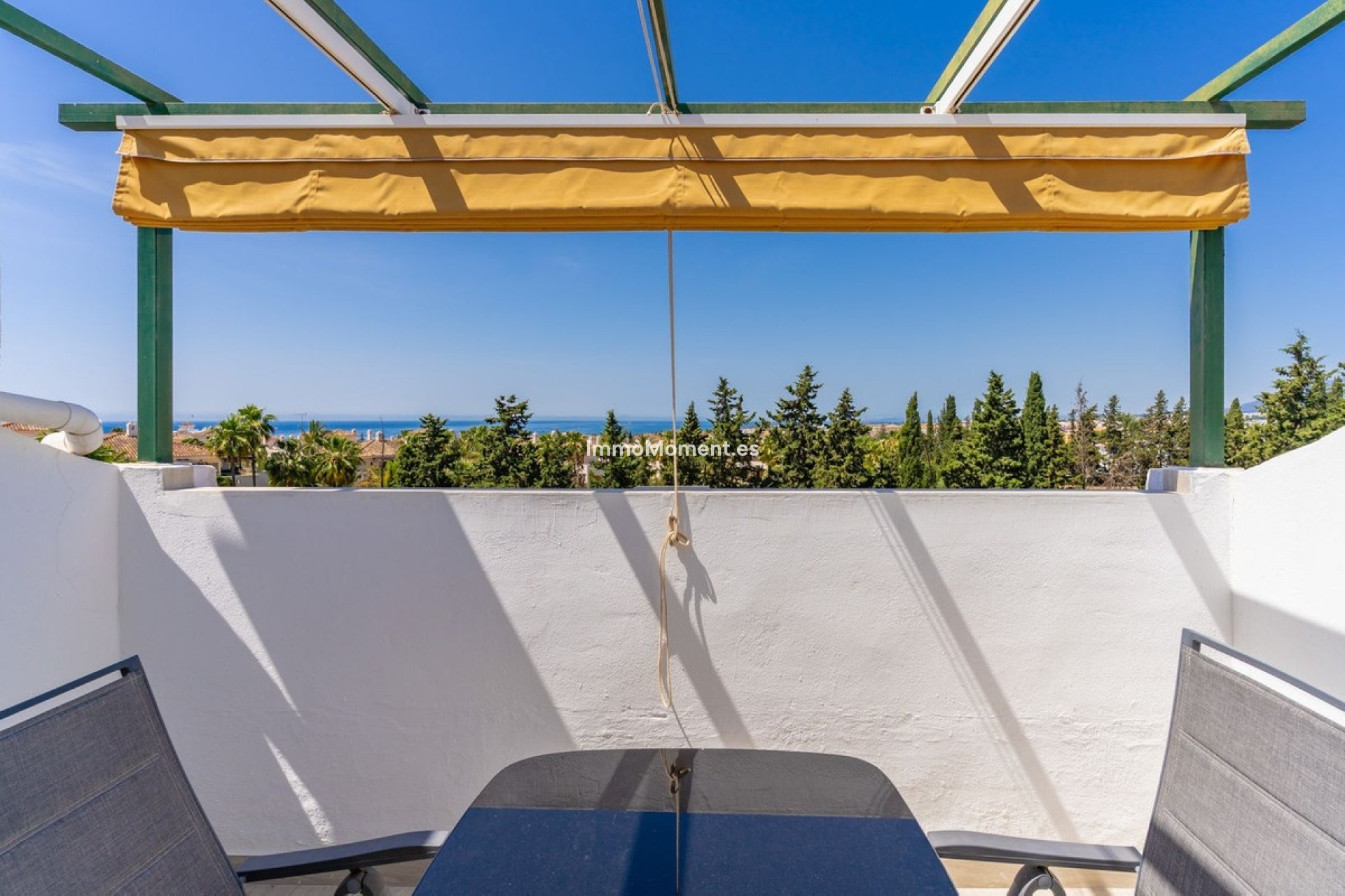 Resale - Apartment - Marbella - Nueva Andalucía