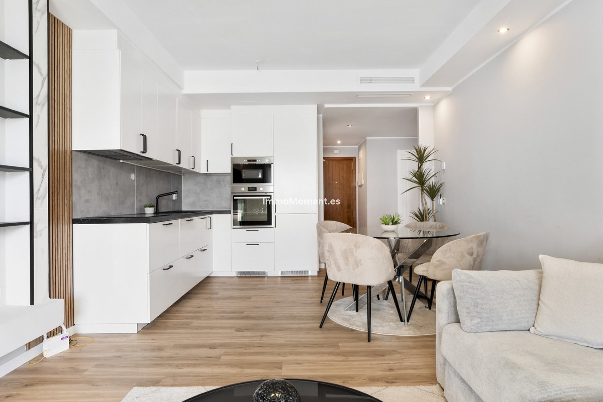 Resale - Apartment - Marbella - Nueva Andalucía