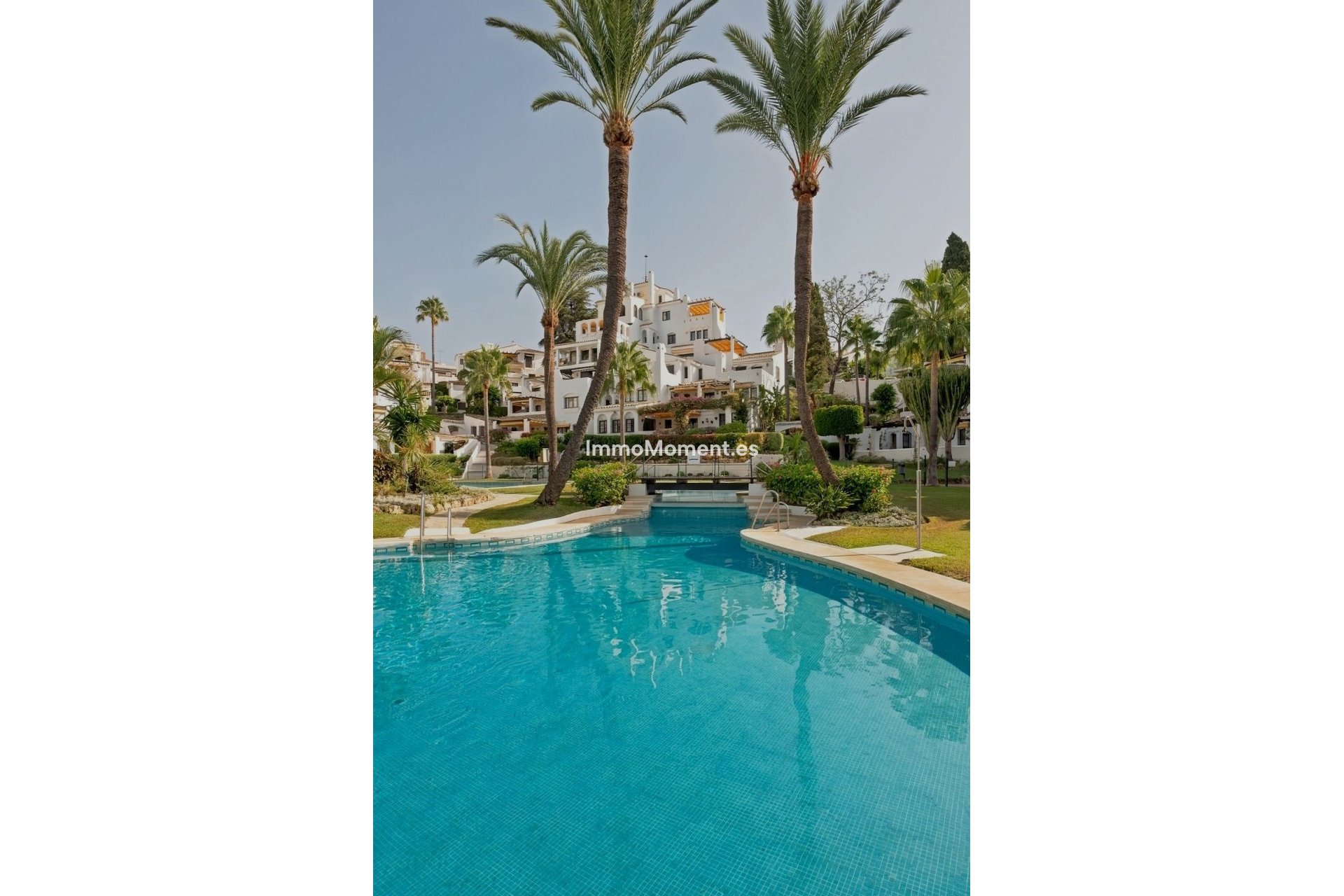 Resale - Apartment - Marbella - Nueva Andalucía