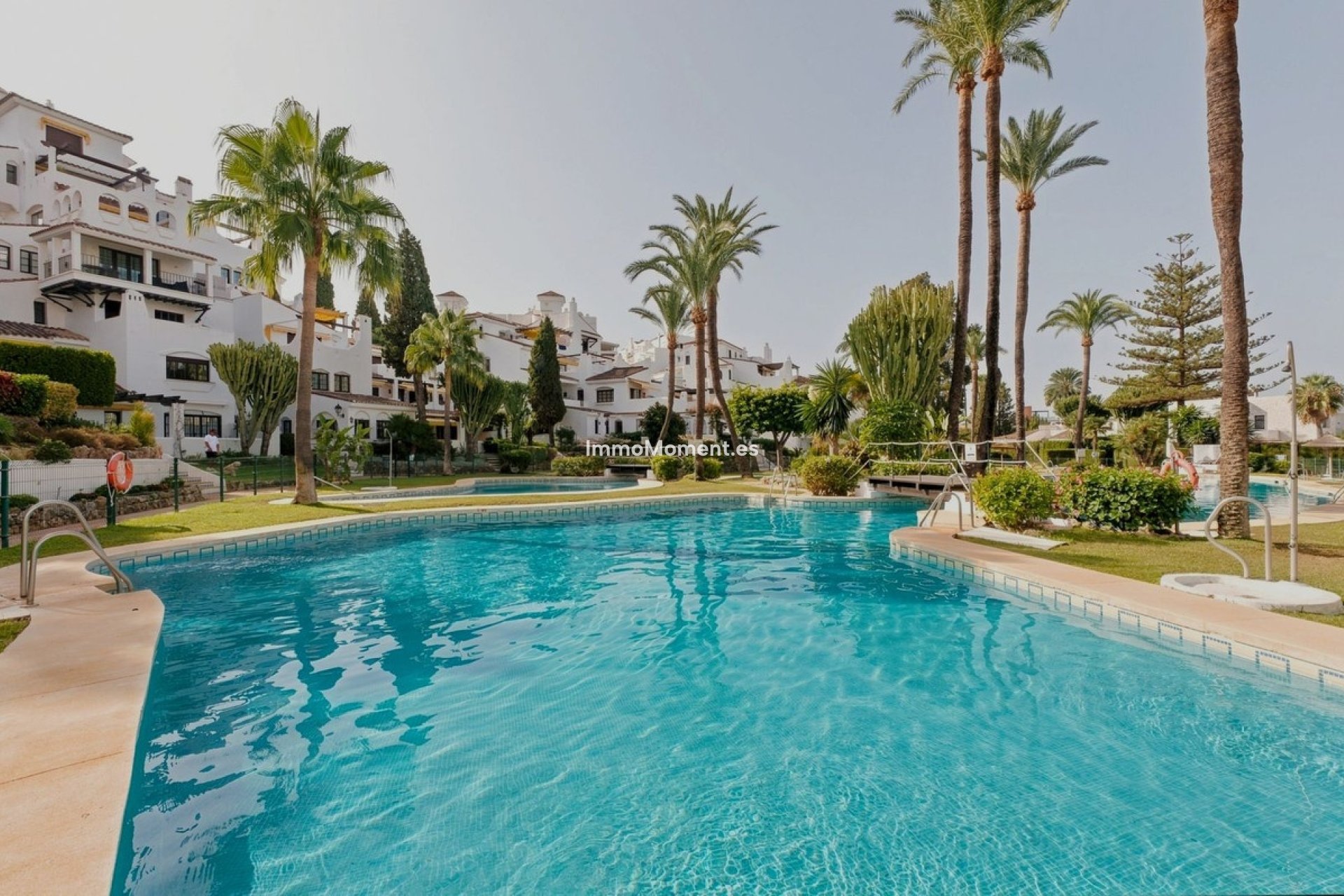 Resale - Apartment - Marbella - Nueva Andalucía