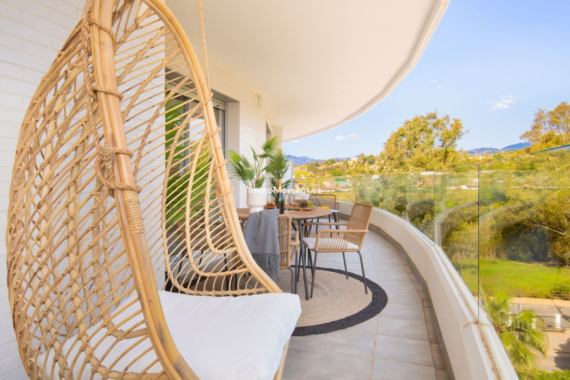 Resale - Apartment - Marbella - Nueva Andalucía