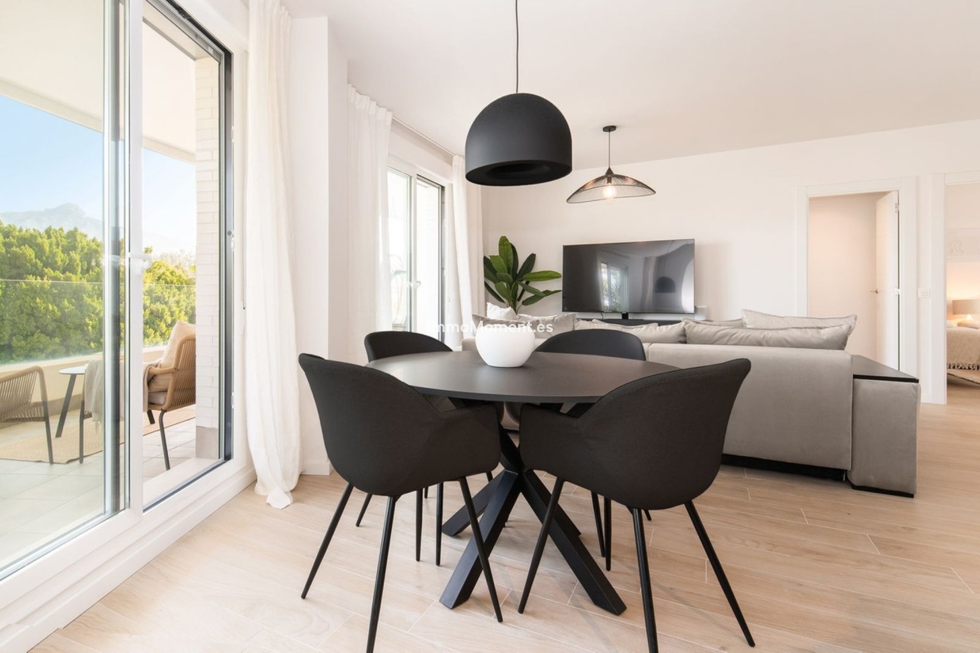 Resale - Apartment - Marbella - Nueva Andalucía