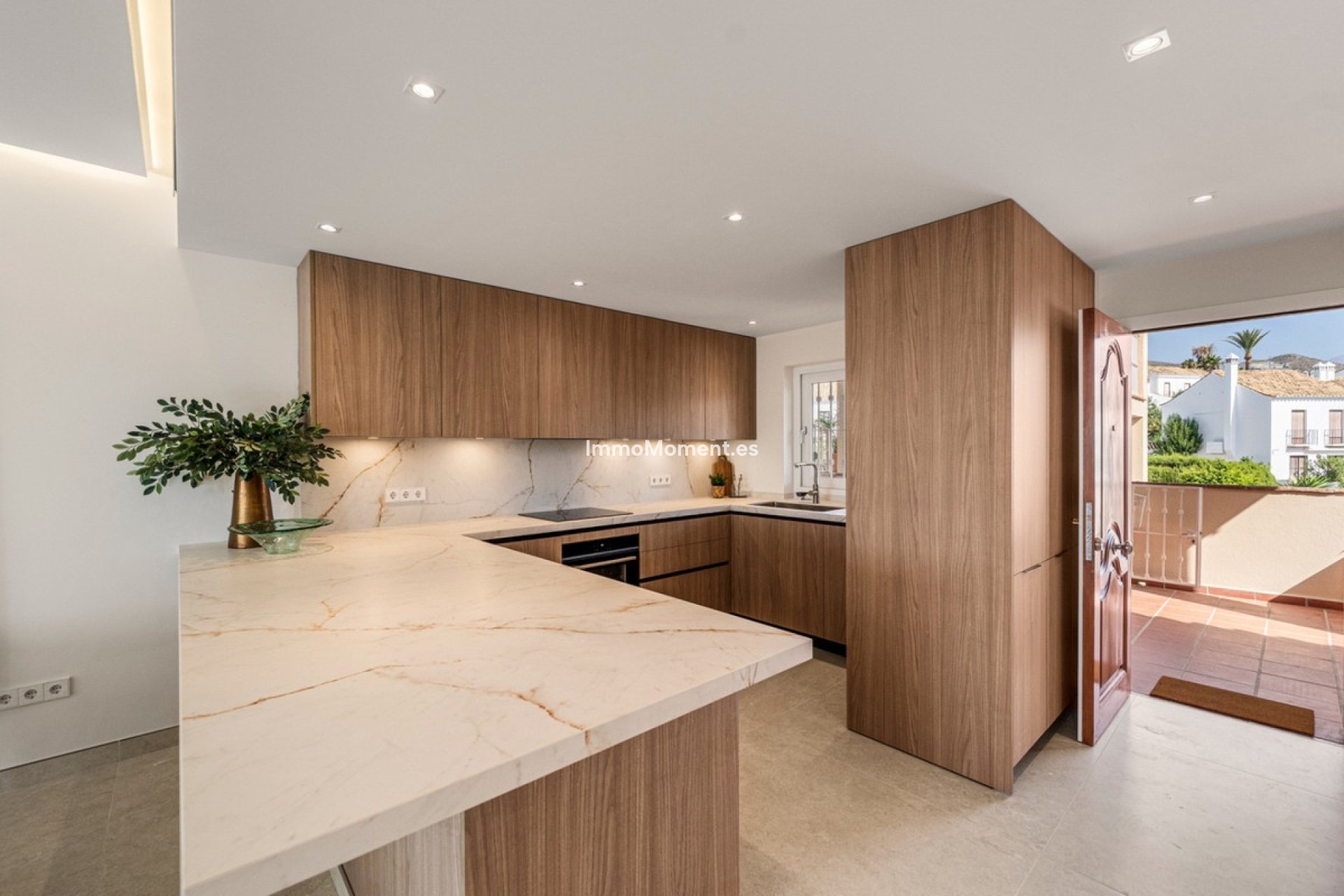 Resale - Apartment - Marbella - Nueva Andalucía