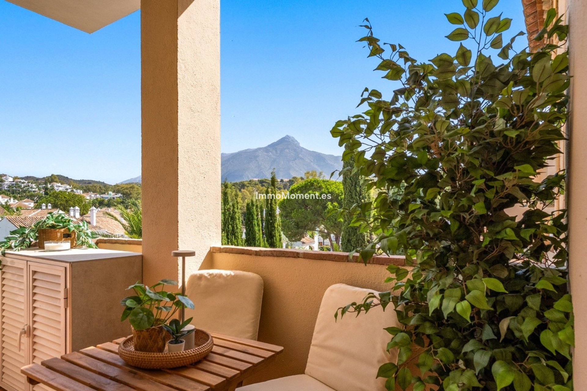 Resale - Apartment - Marbella - Nueva Andalucía