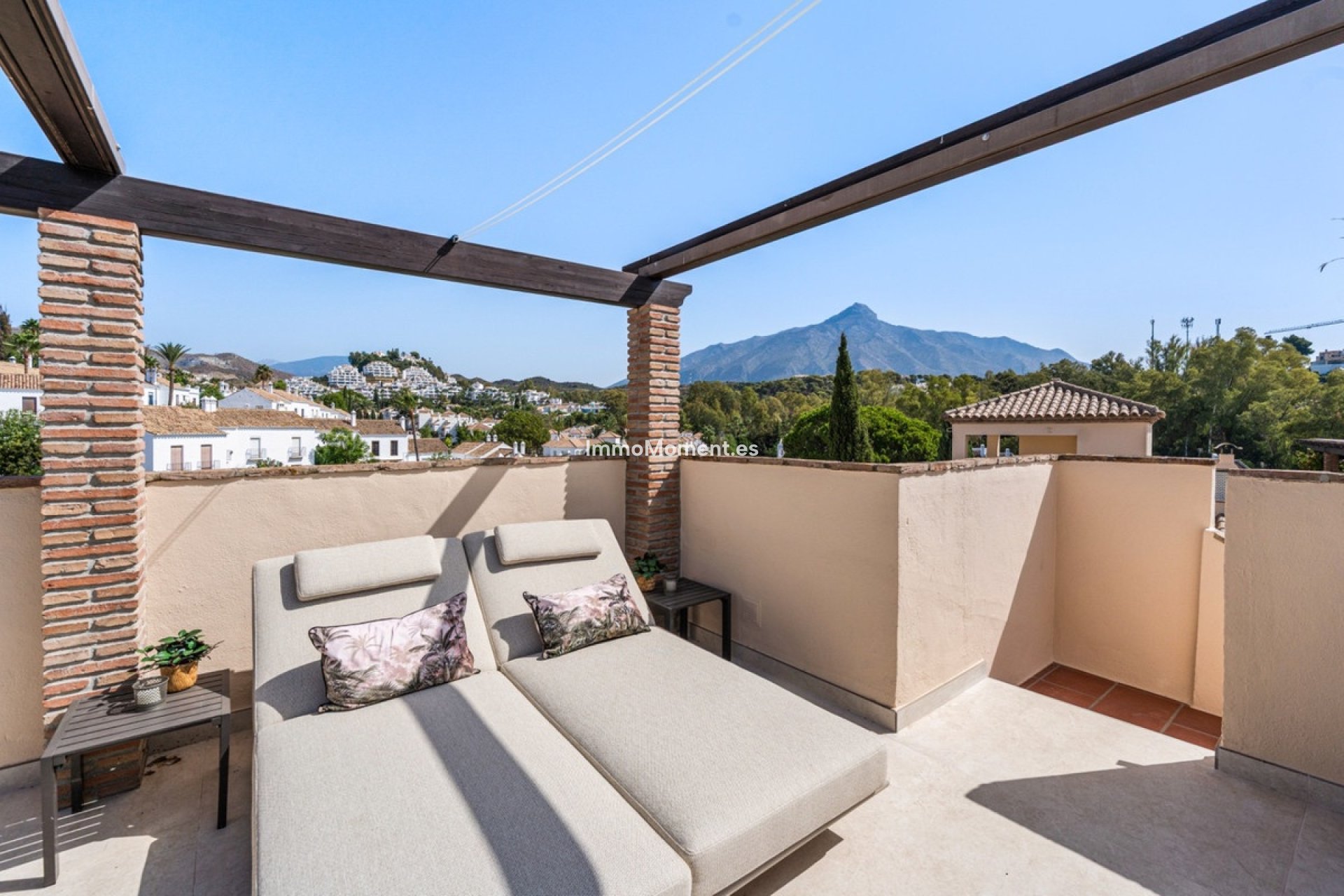 Resale - Apartment - Marbella - Nueva Andalucía