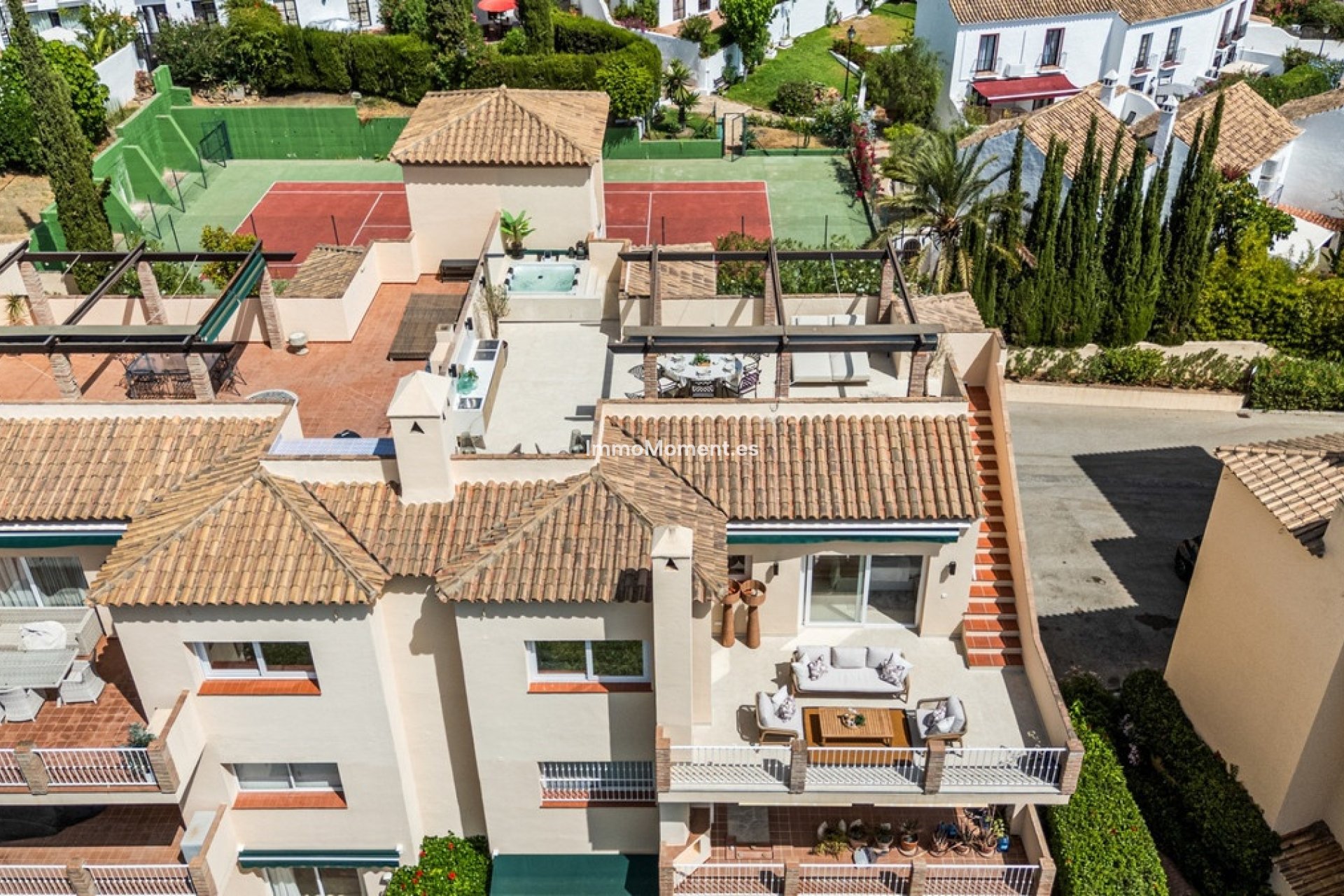 Resale - Apartment - Marbella - Nueva Andalucía