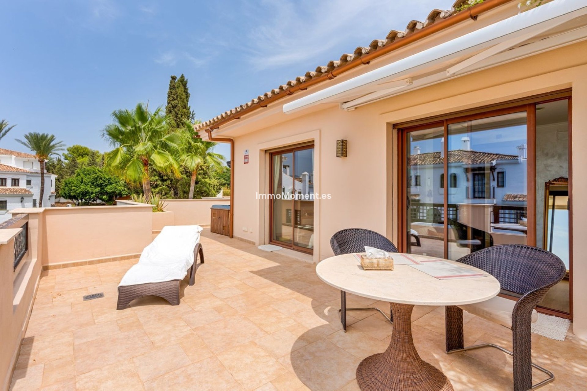 Resale - Apartment - Marbella - Nueva Andalucía